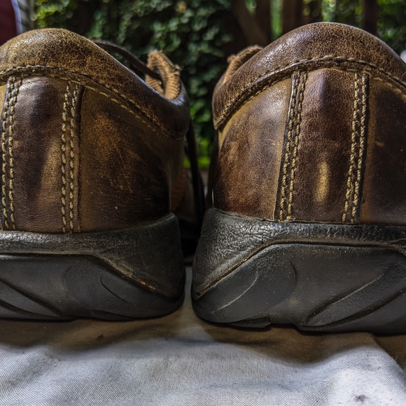 Keen men Austin size 8.5 urban shoe. Olive green w/ range stitching. - Picture 5 of 11